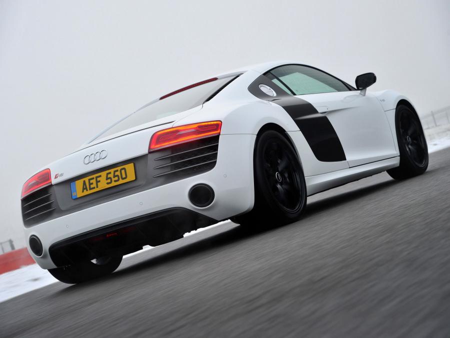  Audi R8 V10 Plus 2013 года  (UK) (фото 3 из 15)